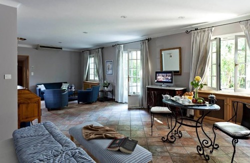 Villeneuve-les-Avignon Hotel | Hôtel la Magnaneraie