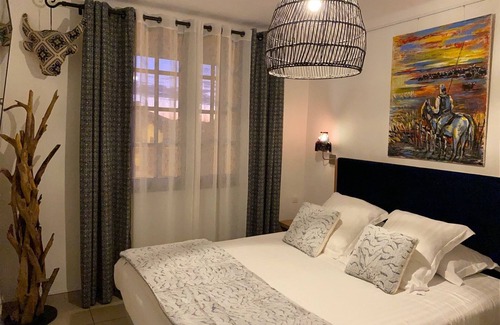 Saintes-Maries-de-la-Mer Hotel | Hôtel Le Neptune en Camargue