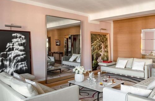 Faubourg-du-Roule Hotel | Hôtel Le Royal Monceau Raffles Paris