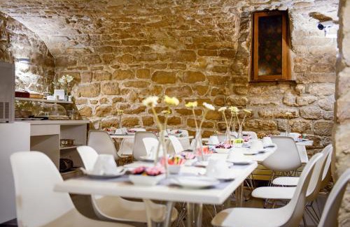 Quartier Saint-Ambroise Hotel | Hôtel Marais de Launay