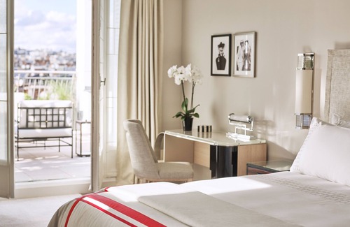 Champs-Elysees Otro | Hôtel Plaza Athénée - Dorchester Collection