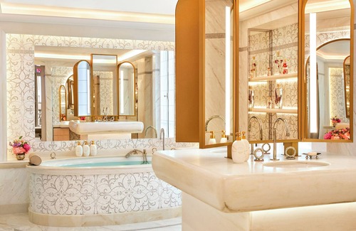 Champs-Elysees Otro | Hôtel Plaza Athénée - Dorchester Collection