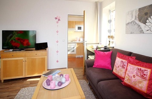 Schillig Apartamento | Hübsche Ferienwohnung am Meer mit Balkon und Blick zum Grünen Nordseedeich