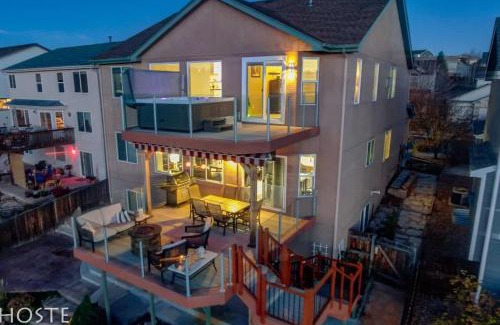 Northeast Colorado Springs Casa | *H* 5BR Home Getaway w/HOT TUB *