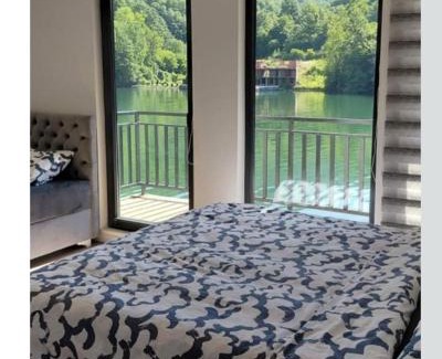 Milici Chalet De Esquí | H&E Vikendica na vodi, Jezero Perucac