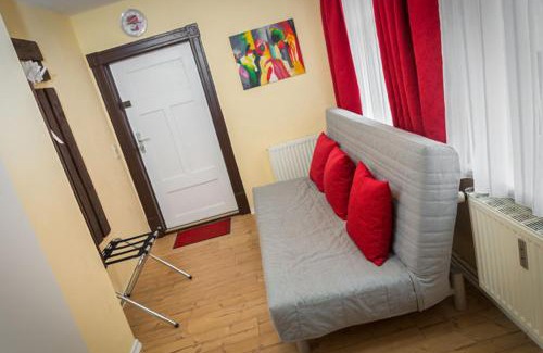 Innenstadt Apartamento | H&H Apartments im Herzen der Stadt geräumig ruhig zentral mit Küche und Esstisch