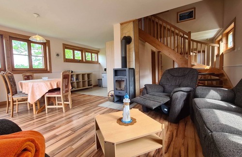 Rerik Cabina | H12 Holz-Ferienhaus Haffblick Russow cerca de Ostseebad Rerik - casa de campo de madera de 4 habitaciones con chimenea (100 m²);