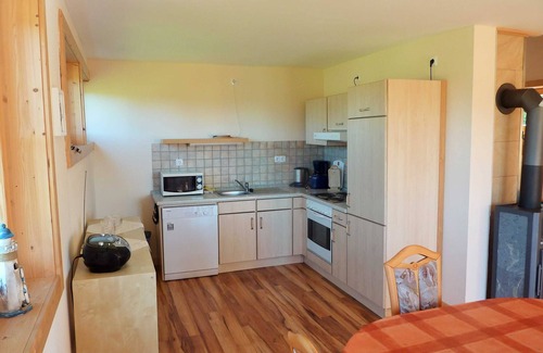 Rerik Cabina | H12 Holz-Ferienhaus Haffblick Russow cerca de Ostseebad Rerik - casa de campo de madera de 4 habitaciones con chimenea (100 m²);