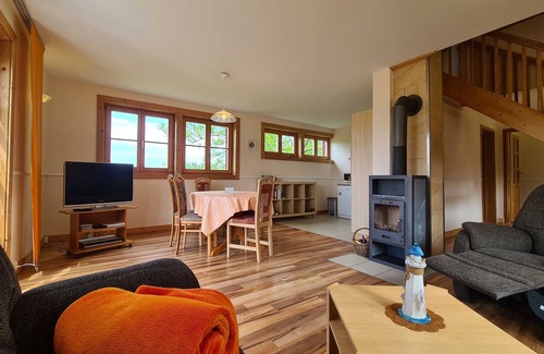 Rerik Cabina | H12 Holz-Ferienhaus Haffblick Russow cerca de Ostseebad Rerik - casa de campo de madera de 4 habitaciones con chimenea (100 m²);
