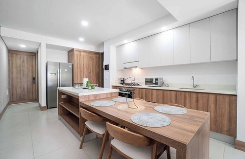 Granada Apartamento | H206 - Perfect Family Fun - Pool & 24h Security