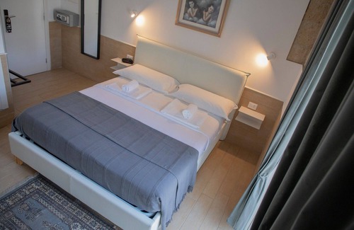 Naples City Centre Hotel | H22 Hotel