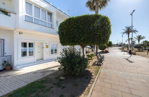 La Cala del Moral Apartamento | H2La Cala del Moral Estudio 1ª linea mar en paseo maritimo