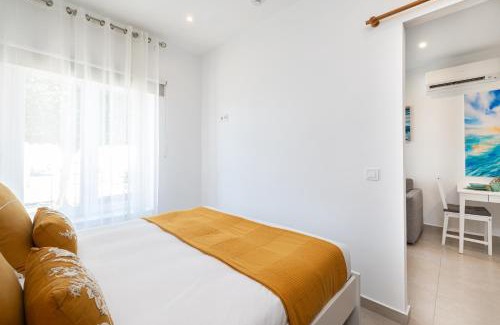 La Cala del Moral Apartamento | H2La Cala del Moral Estudio 1ª linea mar en paseo maritimo