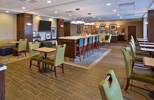 West Bloomfield Hotel | Hampton Inn Southfield/West Bloomfield