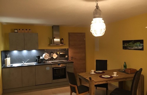 Muhlfeld Apartamento | Apartamento vacacional con terraza y jardín.