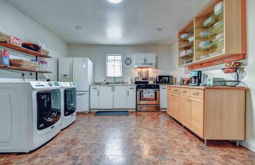 Glen Rose Casa | Habari 5BR Ranch House near Fossil Rim Cowboy Pool