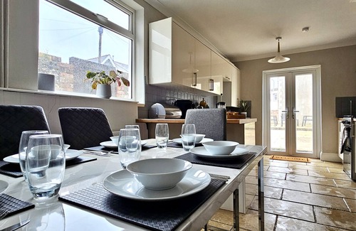 Splott Casa | Habershon by Switchback Stays