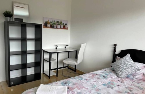 Sant Fost de Campsentelles Cama Y Desayuno | Habitación Individual en una villa a 30 minutos de Barcelona con piscina