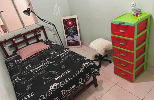 Gigante Cama Y Desayuno | Habitación amoblada