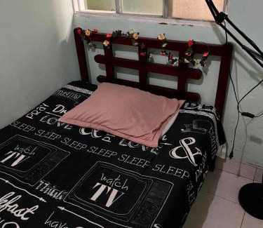 Gigante Cama Y Desayuno | Habitación amoblada