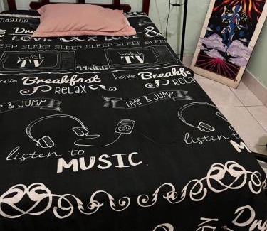 Gigante Cama Y Desayuno | Habitación amoblada