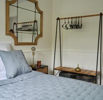 Irún Cama Y Desayuno | Habitación azul en casa con encanto