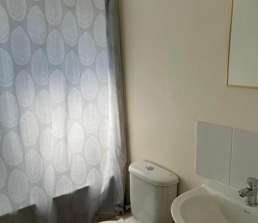 Talca Casa | Habitación cama 2 P, en zona residencial cerca Mall plaza, UCM, Casino Talca