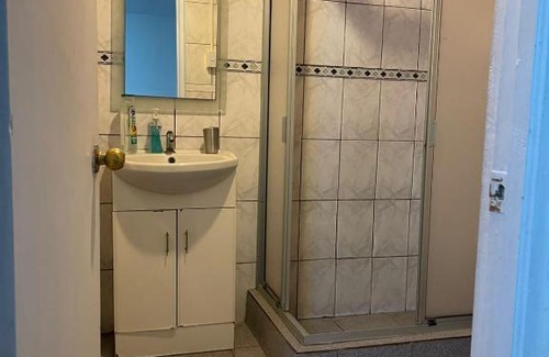 Talca Casa | Habitación con AC - 2 camas baño privado