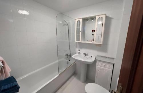 La Coruna Casa | Habitación con baño privado en Coruña ciudad