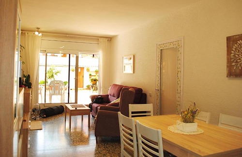 Capellades Casa | Habitación con patio en piso compartido