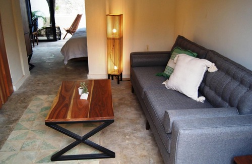 Barrio de Santiago Hotel | Habitación de lujo con king Size y alberca privada en el centro de Mérida.