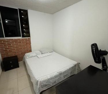 Soledad Casa | Habitación doble cerca aeropuerto,estadio y autobuses