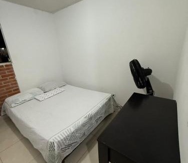 Soledad Casa | Habitación doble cerca aeropuerto,estadio y autobuses