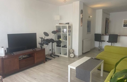 Plaza de Toros Condominio | HABITACIÓN DOBLE CON BAÑO PROPIO EN PISO COMPARTIDO WIFI, AIRE ACOND CALEFACCIÓN