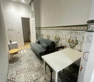 En Corts Casa | Habitación doble en Ruzafa con baño privado