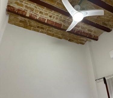 En Corts Casa | Habitación doble en Ruzafa con baño privado