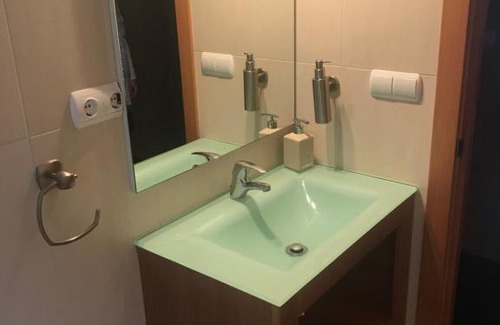 Angustias - Chana - Encina Casa | Habitación doble independiente con baño compartido