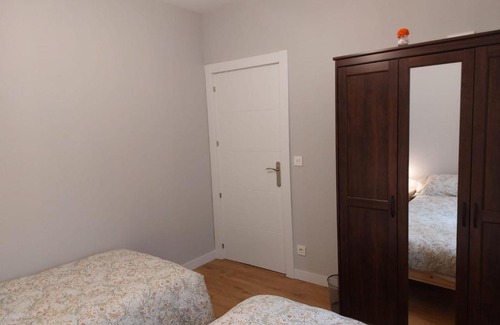 Iralabarri Casa | Habitación en apartamento con zonas comunes compartida H3