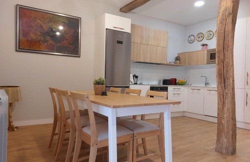 Iralabarri Casa | Habitación en apartamento con zonas comunes compartida H3