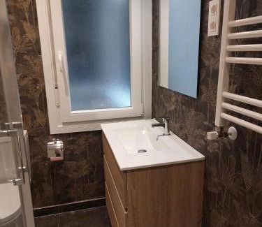 Iralabarri Casa | Habitación en apartamento con zonas comunes compartida H3