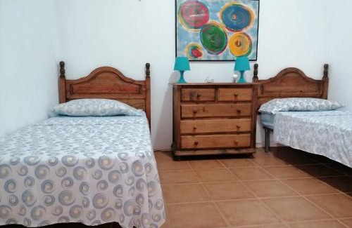 Abades Apartamento | habitación en un bajo 2 camas individual casa compartida