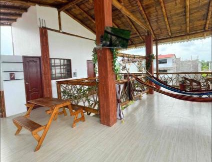 Montañita Apartamento | Habitación familiar #10 cerca de la playa- wanderlust