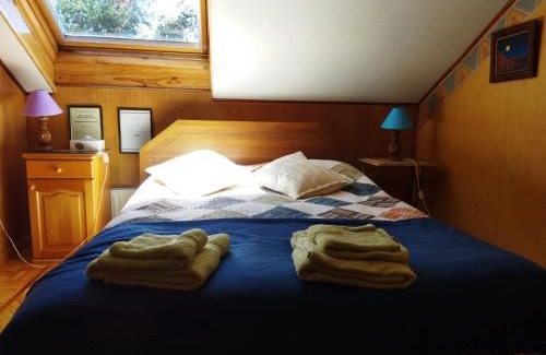 Valdivia Casa | Habitación para dos personas cama matrimonial y Habitación para una persona cama individual