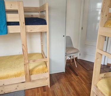 La Coruna Casa | Habitacion amplia y centrica en piso compartido