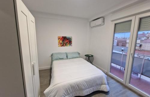 Albacete Cama Y Desayuno | Habitacion BNB con balcon Alfarooms