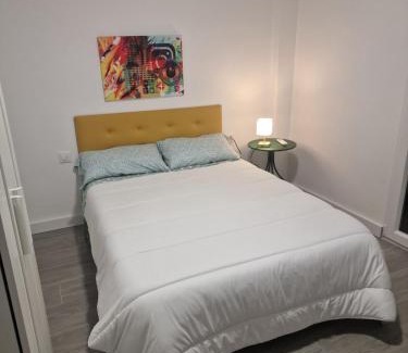 Albacete Cama Y Desayuno | Habitacion con balcon Alfarooms