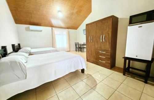 Aguacate Casa | Habitaciones el corral