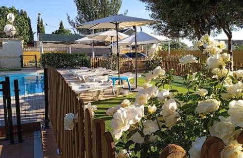Zaragoza Casa | Habitaciones en planta superior independiente con piscina - barbacoa