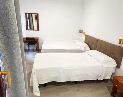 Mungia Hotel | Habitaciones triple familiar HOTEL LAUAXETA