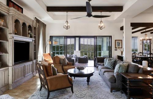 Forest Crest Casa | Hacienda - A Birdy Vacation Rental